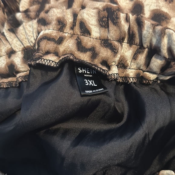 Skirt - Picture 3 of 3